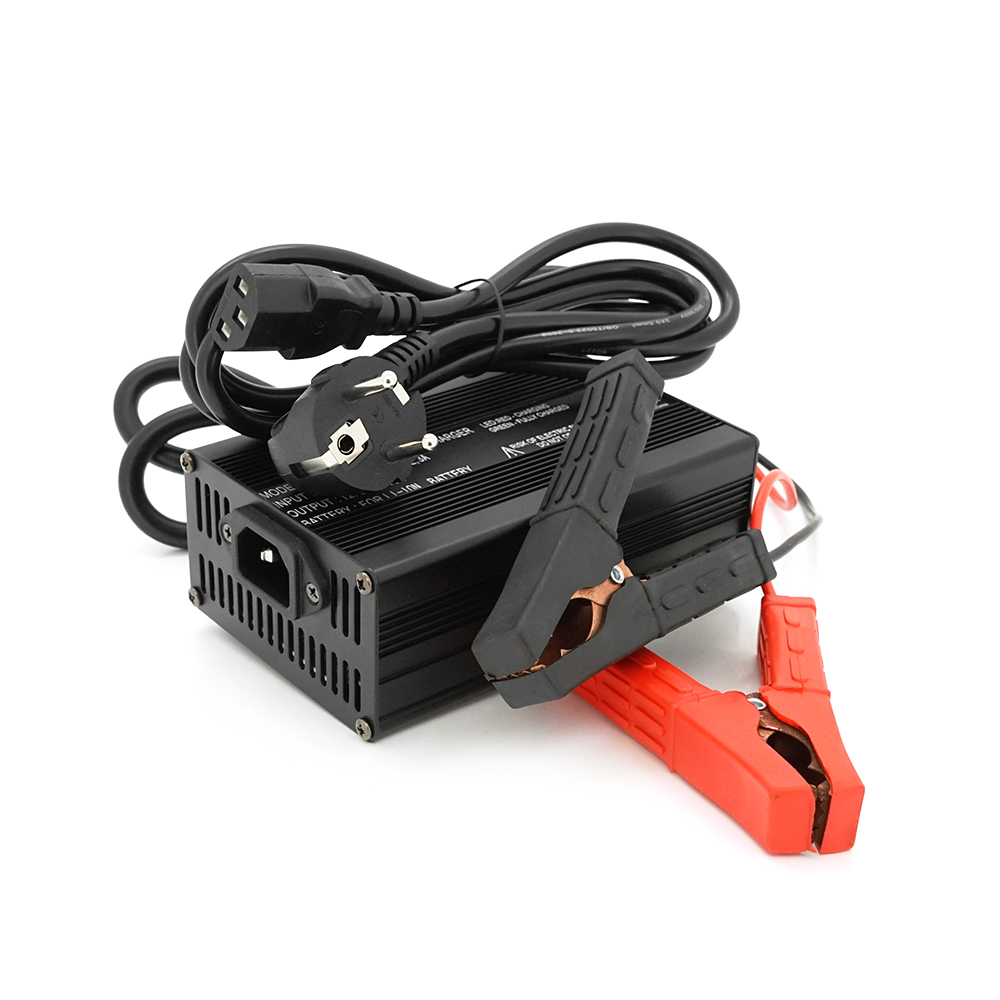 Зарядное устройство для аккумуляторов Li-ion 12V 3S 15A с крокодилами с индикацией 135х90х50 мм (YUT_V9641)