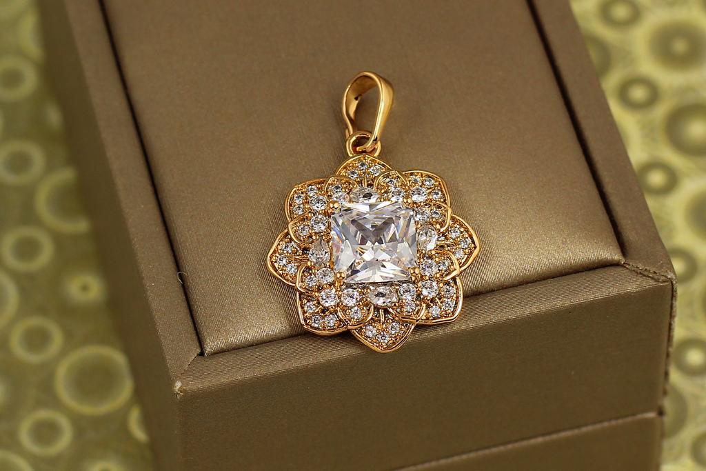 Кулон Xuping Jewelry Персия с белым камнем 2,3 см Золотистый (30771754)