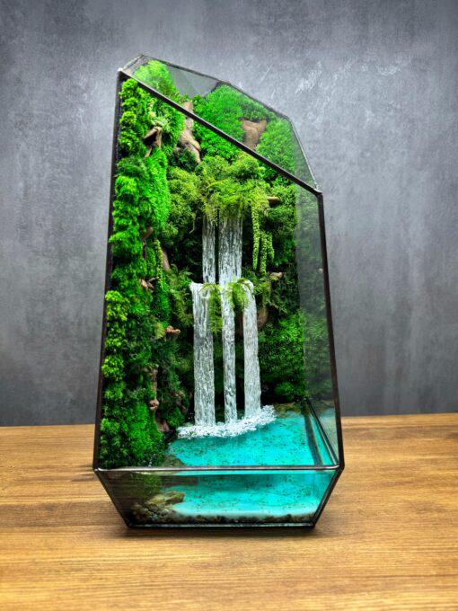 Флорариум Тропическое спокойствие со стабилизированным мхом и водопадом 30х15 см