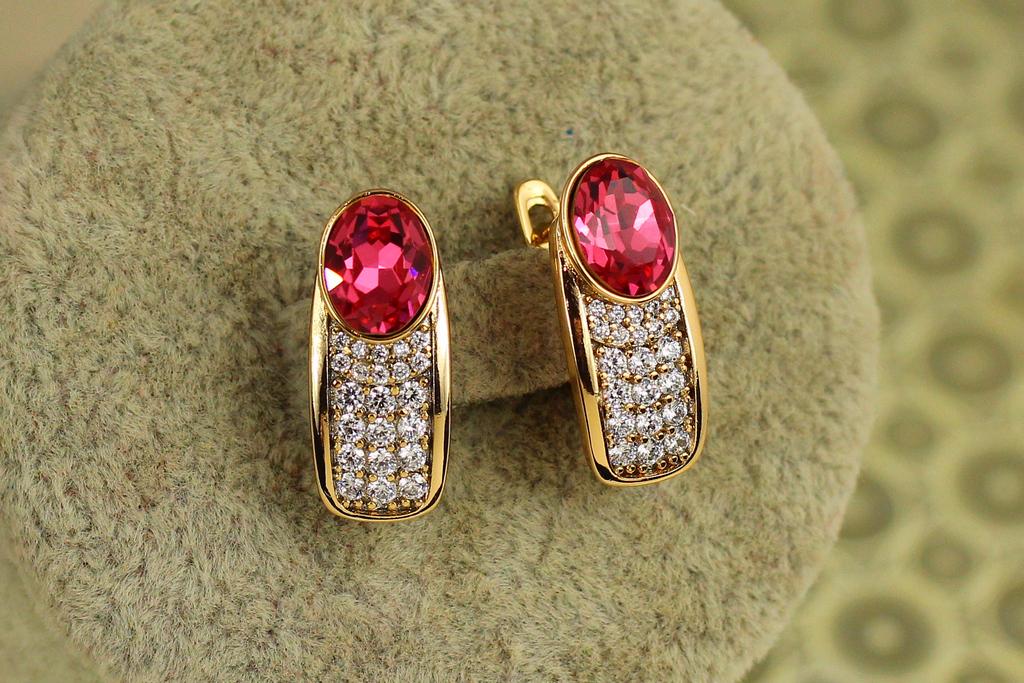 Сережки Xuping Jewelry Дипломатія з рожевим каменем Сваровські 1,9 см Золотистий