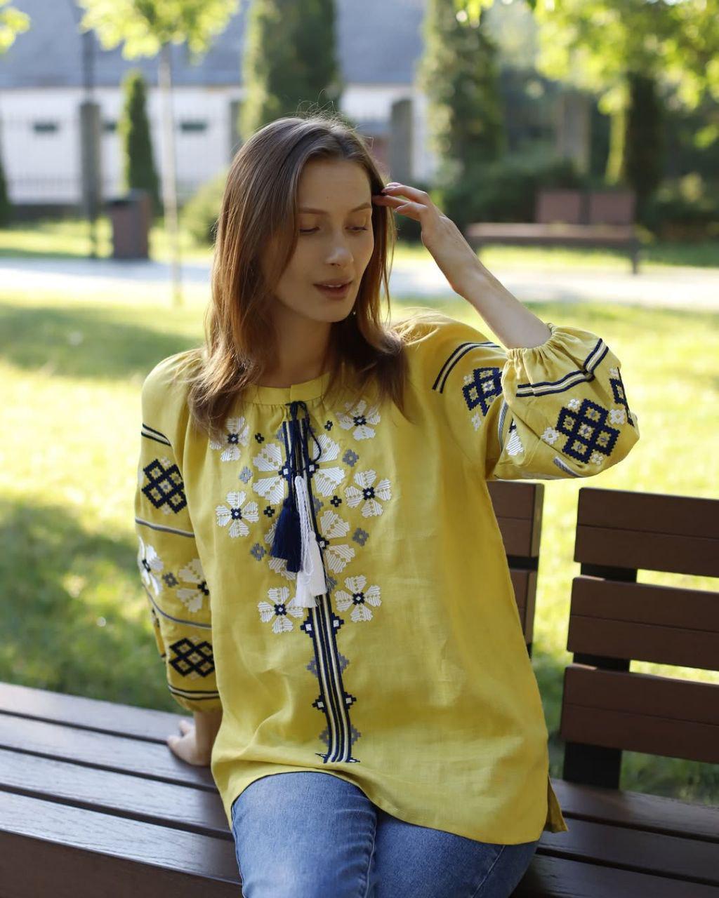 Вышиванка женская р. 44 Горчица (707)