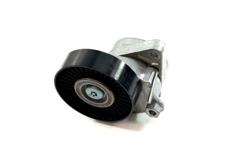 Ролик натяжителя ремня SKF (VKM38026)