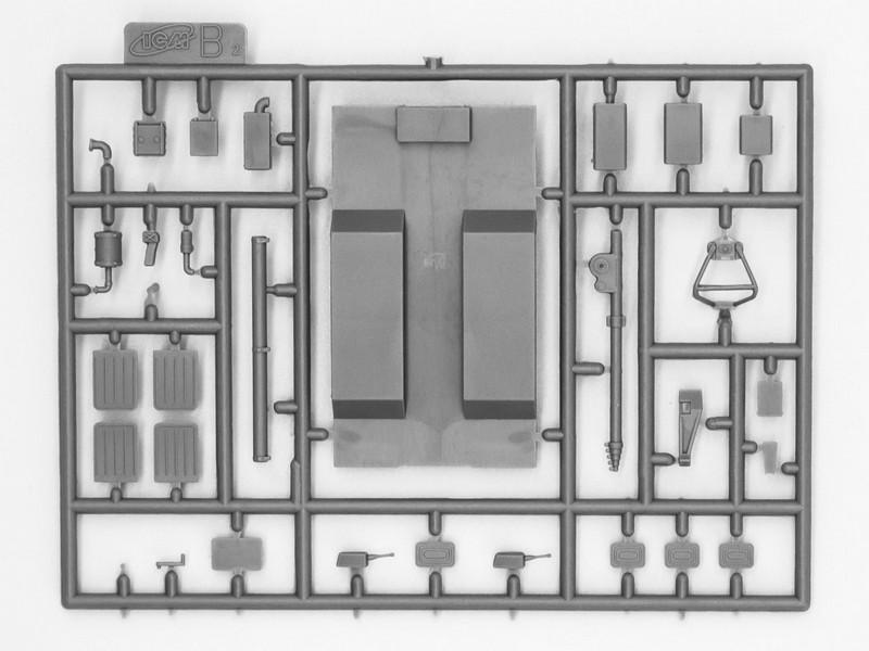 Сборная модель ICM Военная машина Урал-43203 (ICM 72709PN) - фото 4