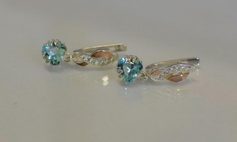 Серьги сердце Sil в руках 102s-8 Гранат (Sil-939)