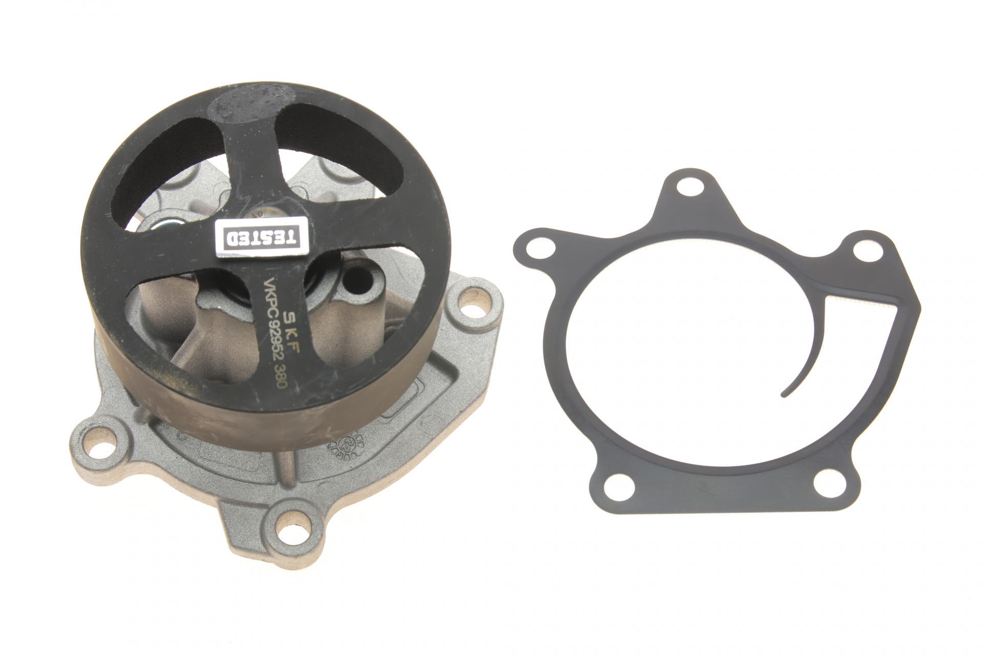 Насос воды SKF Nissan Juke 1.6DIG-T 10-/Qashqai/X-Trail 1.6DIG-T/2.0 15-/Tiida 1.6/1.8 12- - VKPC 92952 (25590047)