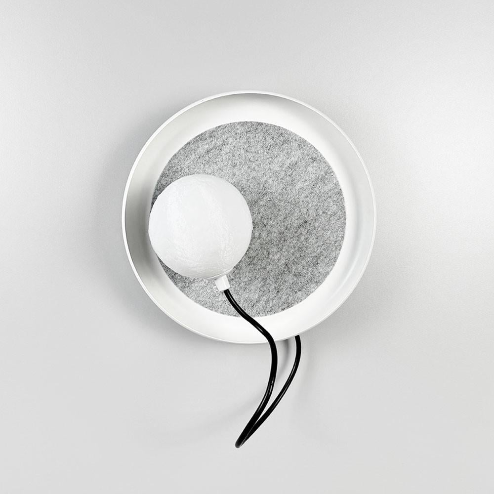 Бра с шариком на магните Белый (W 166 B -250 WT)