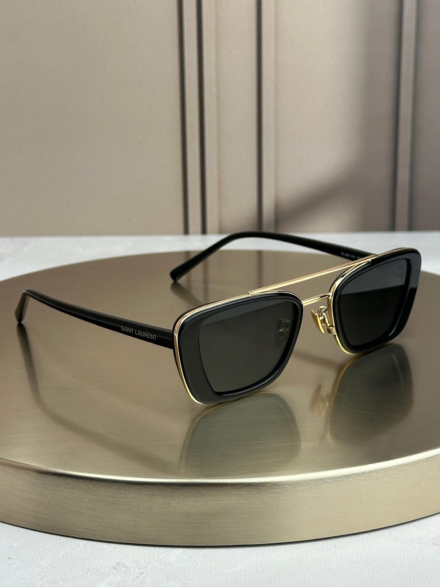 Солнцезащитные очки Saint Laurent SL 825 прямоугольные двойной мост темная линза Черно-золотой (SL082501)