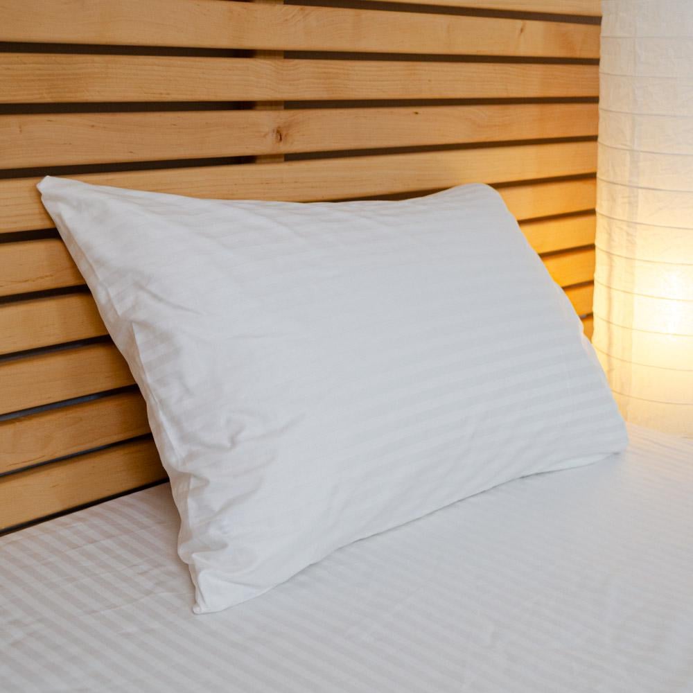 Наволочка на подушку YouStar страйп сатин 125 г/м2 70х70 см 1 шт. Білий (nav-sst-70x70-white) - фото 1