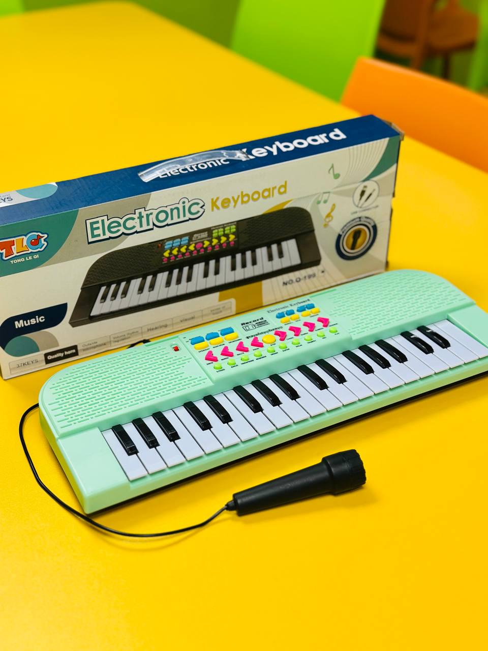 Дитячий синтезатор з мікрофоном (AWN-00517)
