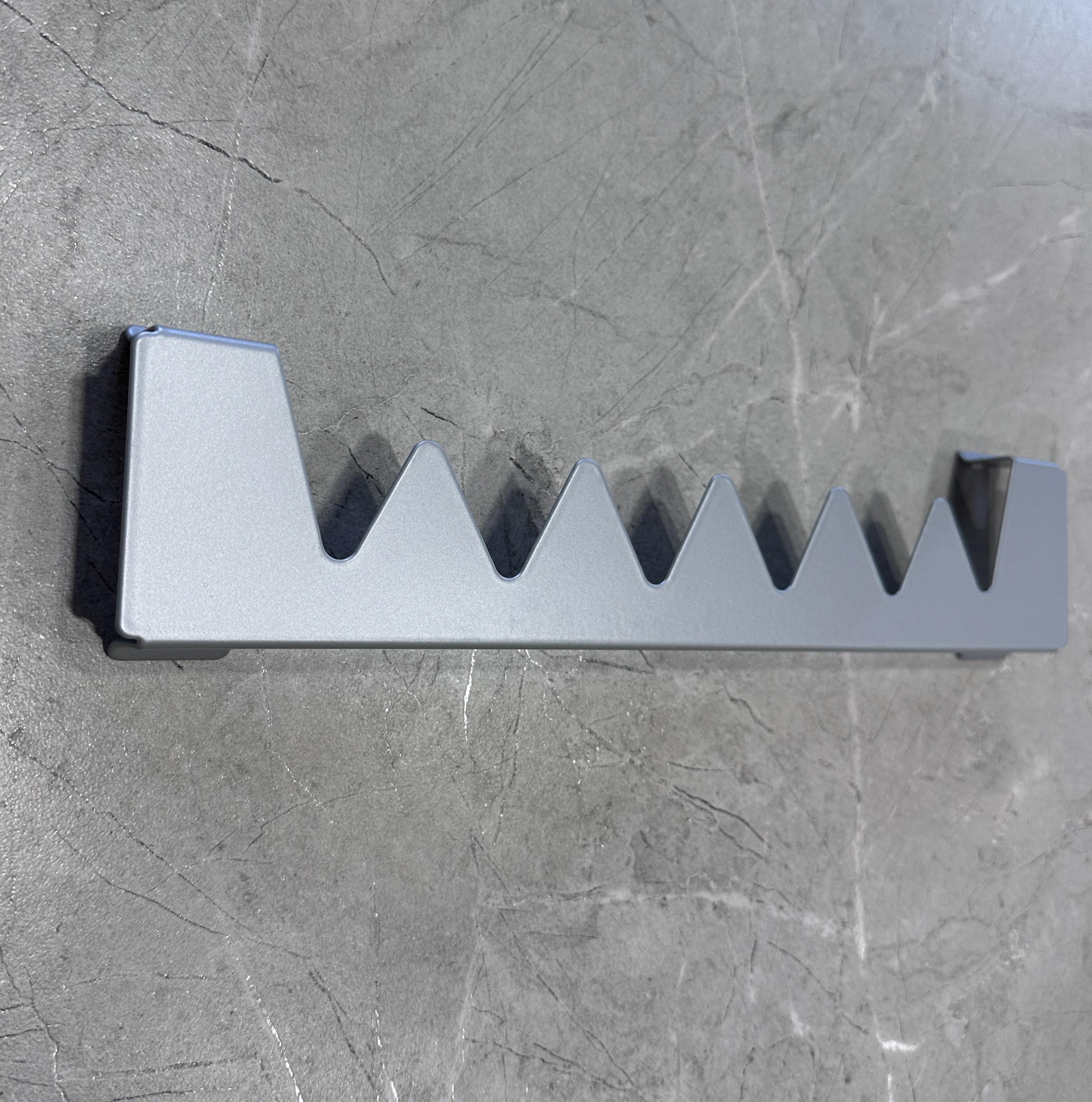 Вешалка Terma Shark 500 мм Silver mat (258) - фото 4 Вешалка Terma Shark 500 мм Silver mat (258) - фото 4