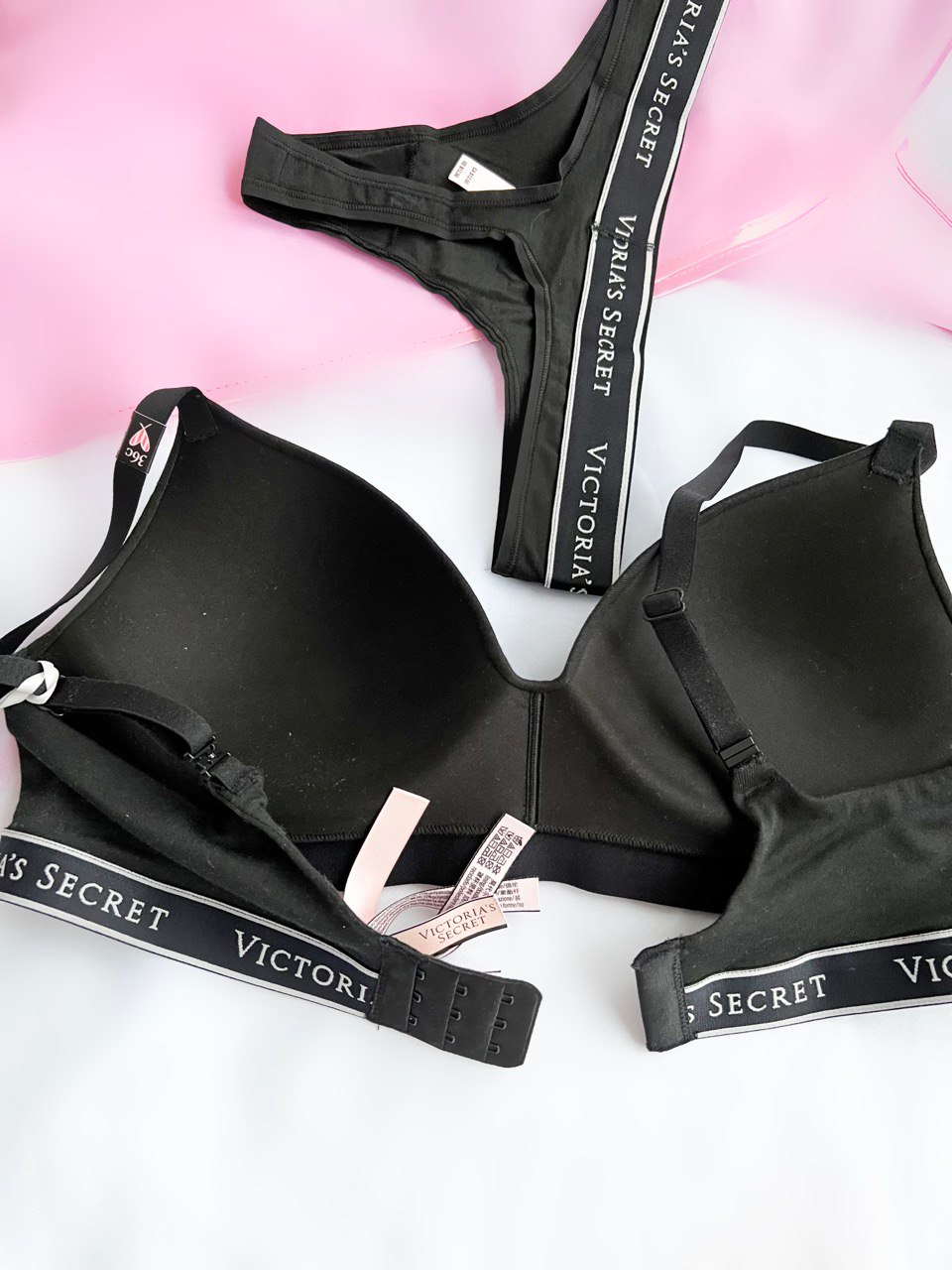 Бюстгальтер безкаркасний Victoria's Secret Lightly-Lined Wireless Bra 80С 36С Чорний - фото 6