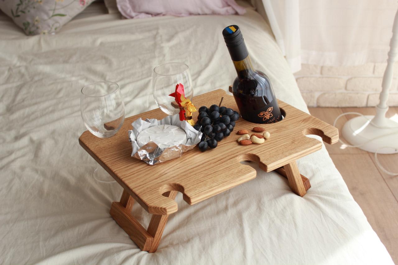 Столик винний Кемпінг з дуба під 6 бокалів для подачі фруктів/закусок/сиру 40х30х17 см (WDT-3.2) - фото 3 Столик винний Кемпінг з дуба під 6 бокалів для подачі фруктів/закусок/сиру 40х30х17 см (WDT-3.2) - фото 3