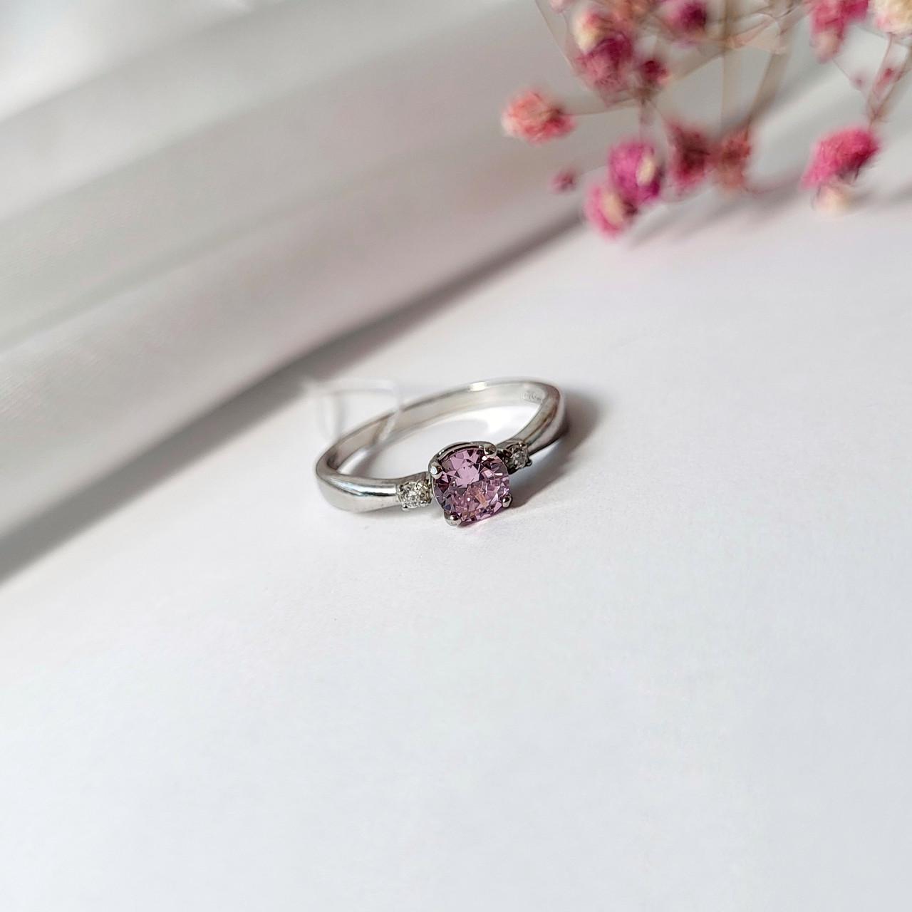 Кольцо серебряное женское с розовым камнем 16,5 925 пробы 1,46 г (81055) Кольцо серебряное женское с розовым камнем 16,5 925 пробы 1,46 г (81055)