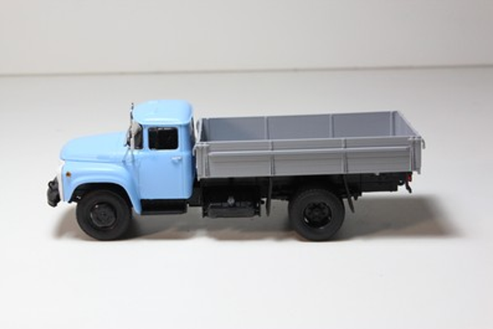 Модель АИСТ ЗИЛ-130 Бортовой (ранний) масштаб 1:43