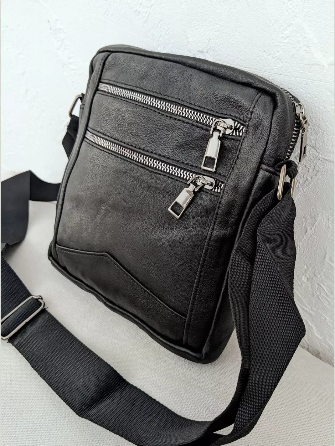 Сумка мужская через плечо из натуральной кожи smart-casual Innoe 300011-11 28×25×8 см Черный (34979744)