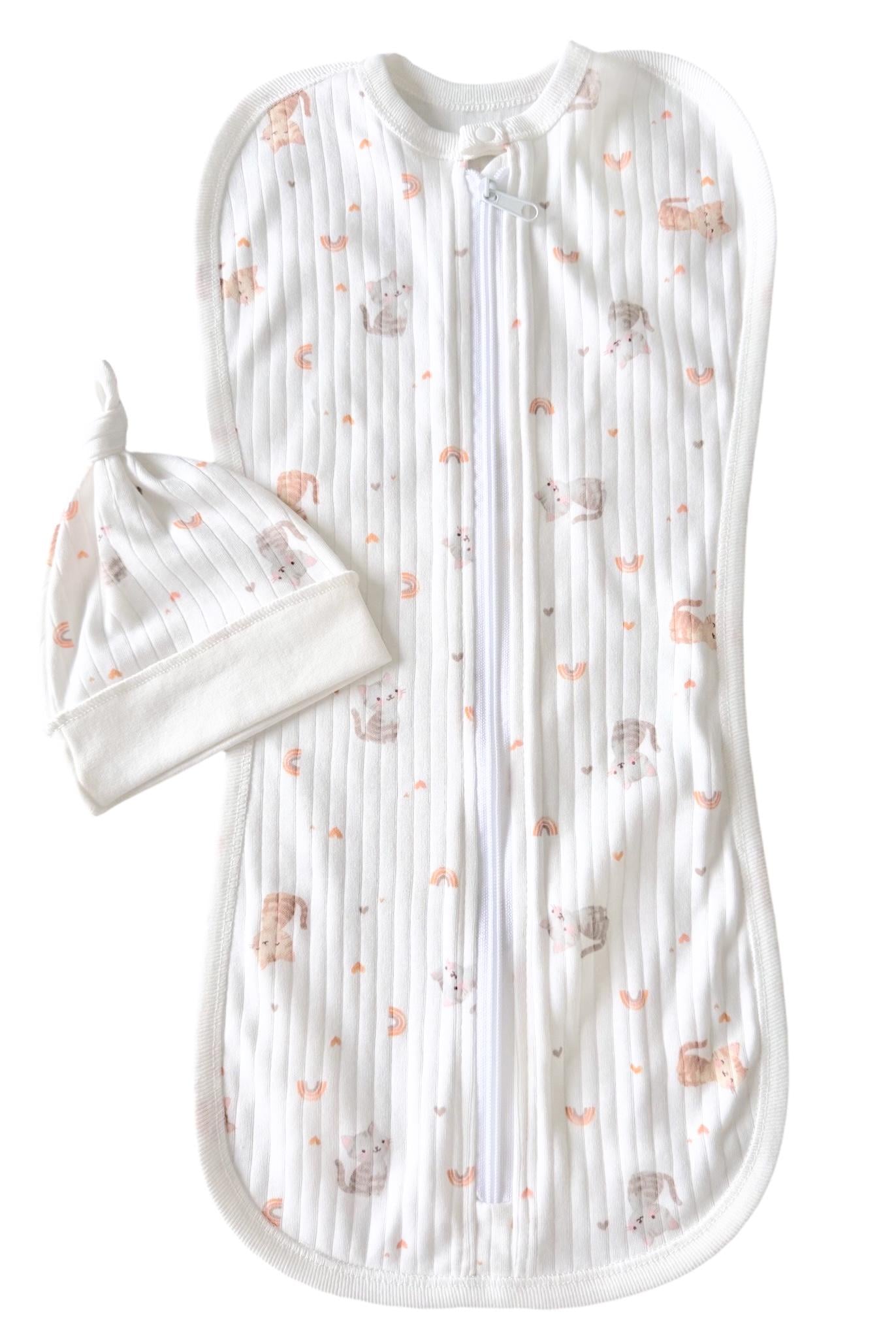 Пеленка-кокон на молнии с шапочкой №125 Котики с радугами евро интерлок 0-6 мес. Молочный (144148)