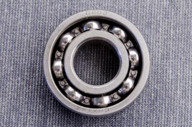 Подшипник 6202 для мотокос серии 40-51 см3 (2866)