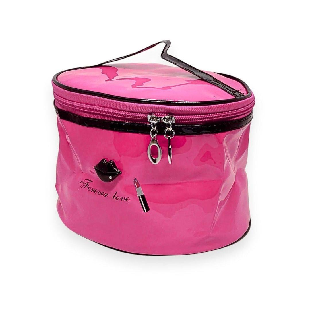 Косметичка-чемоданчик Traum LIPS #2 Forever Love овальная лаковая 21х15,5х14 см Фуксия (130006-2-мал) Косметичка-чемоданчик Traum LIPS #2 Forever Love овальная лаковая 21х15,5х14 см Фуксия (130006-2-мал)