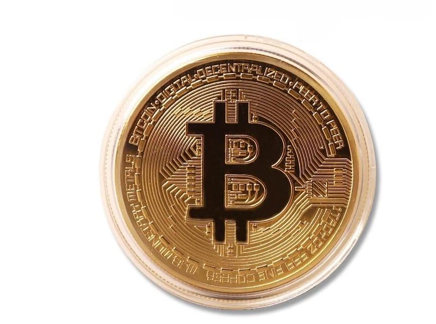 Сувенирная монета Биткоин Bitcoin в капсуле Gold