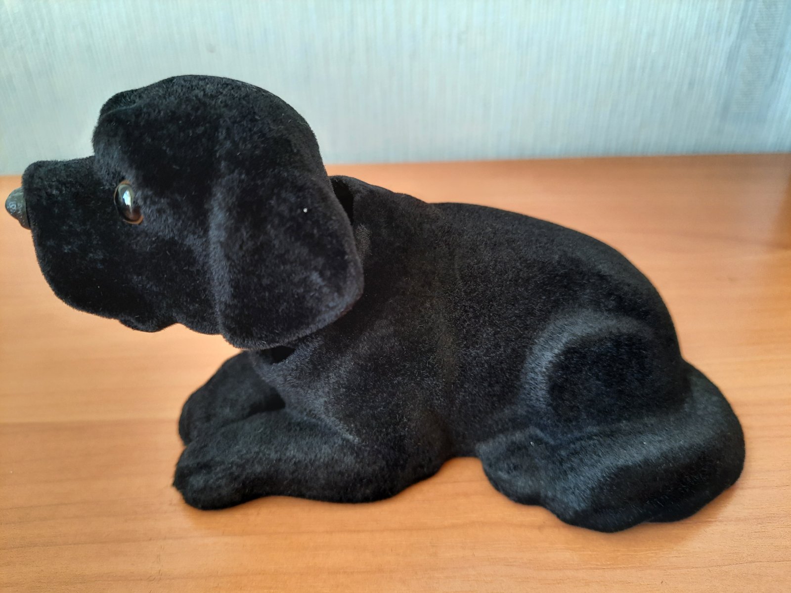 Статуэтка Собака SUZU, L, B25, H80, алюминий, черный EGLO | Интернет магазин EGLO