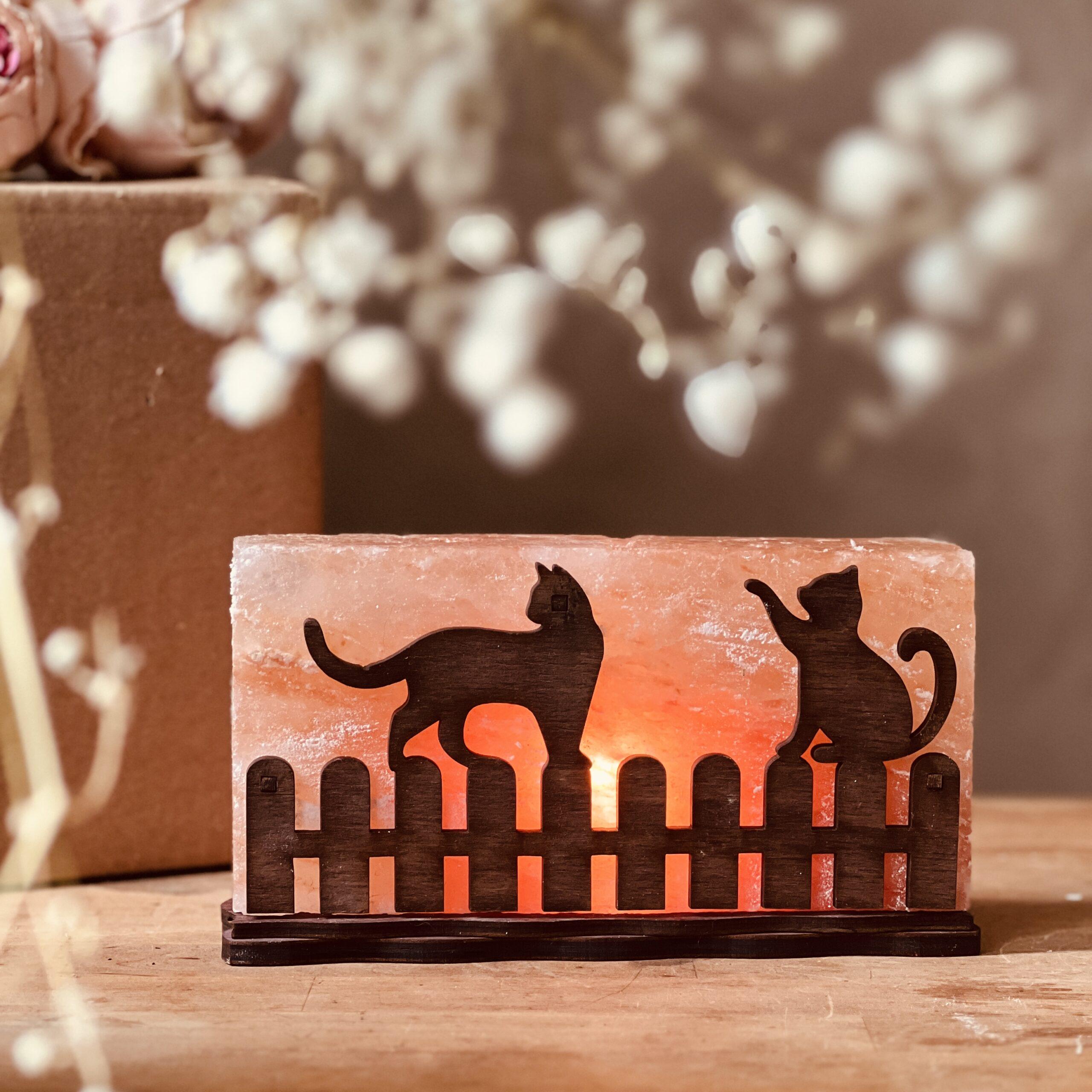 Соляна лампа декоративна Himalayan Коти на паркані 1 кг (29909030) - фото 7