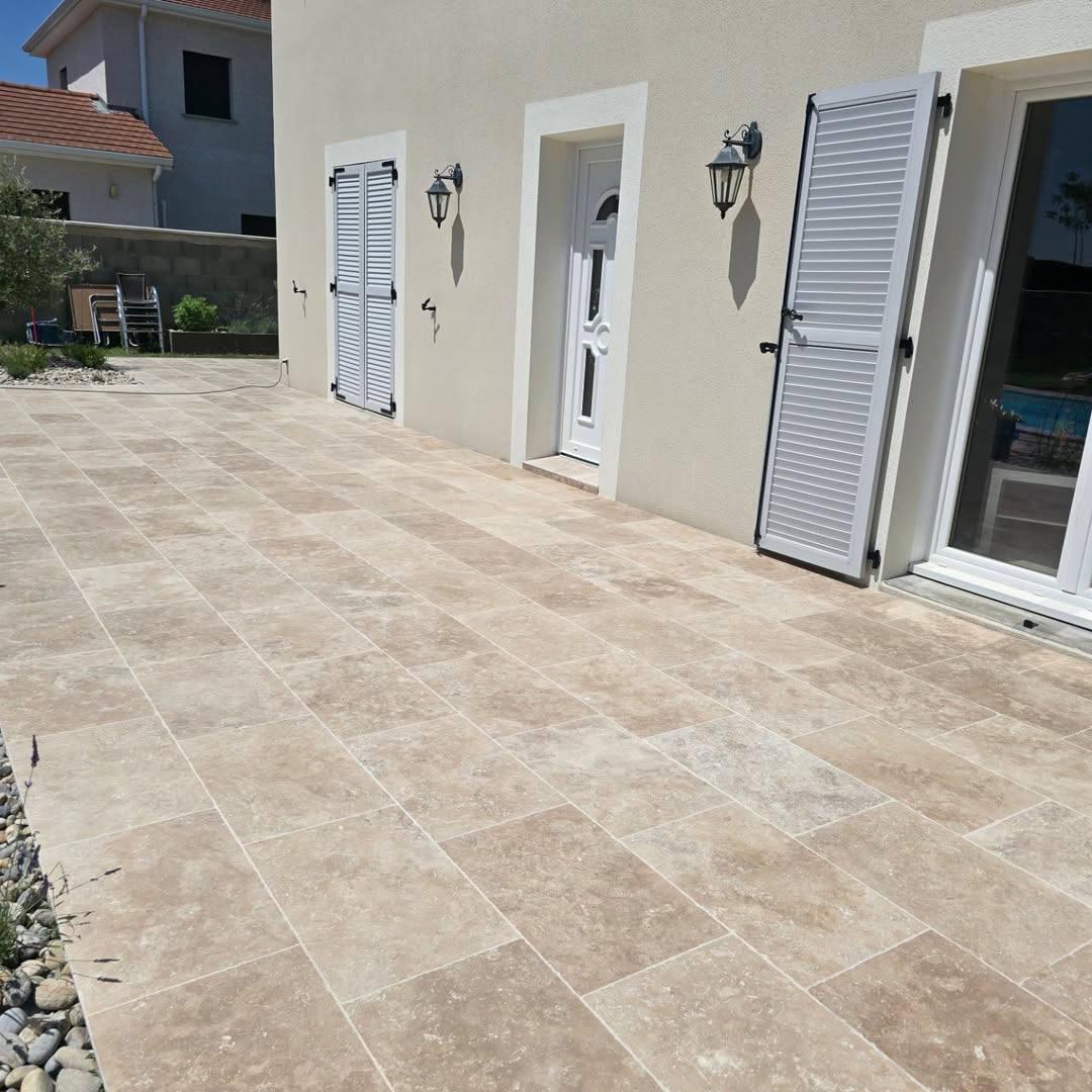 Плитка з травертину Light Кам'яний двір заповнений 30х60х1,2 см (2217) - фото 5 Плитка з травертину Light Кам'яний двір заповнений 30х60х1,2 см (2217) - фото 5