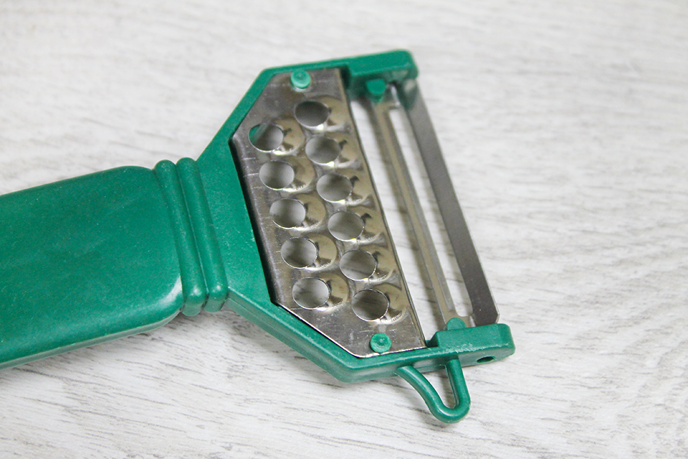 Овощечистка с теркой 15х6 см - фото 2 Овощечистка с теркой 15х6 см - фото 2