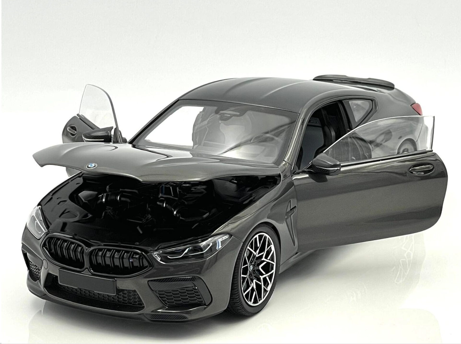 ᐉ Модель автомобиля 1:18 BMW M8 Competition Coupe F92 2020 Grey