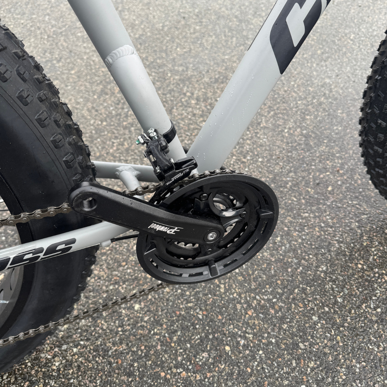 Фетбайк алюминиевый Cross Kayot 26/4,0" с амортизатором Shimano Серый (cb03b394) - фото 2 Фетбайк алюминиевый Cross Kayot 26/4,0" с амортизатором Shimano Серый (cb03b394) - фото 2