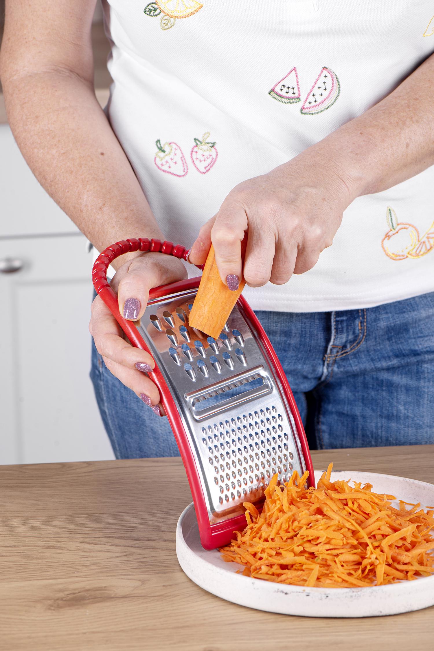 Терка с ручкой 3в1 пластик/нержавеющая сталь Красный (1847153123) - фото 7 Терка с ручкой 3в1 пластик/нержавеющая сталь Красный (1847153123) - фото 7