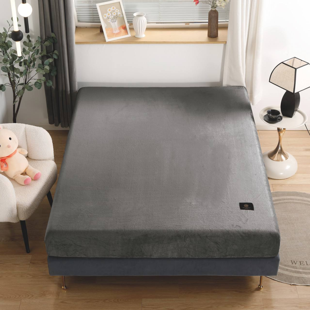 Велюровая простыня на резинке 160x200/25 см Черный - фото 1 Велюровая простыня на резинке 160x200/25 см Черный - фото 1