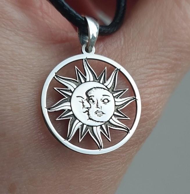 Срібний кулон Місяць обіймає сонце 925 проби (2570163940) - фото 9 Срібний кулон Місяць обіймає сонце 925 проби (2570163940) - фото 9