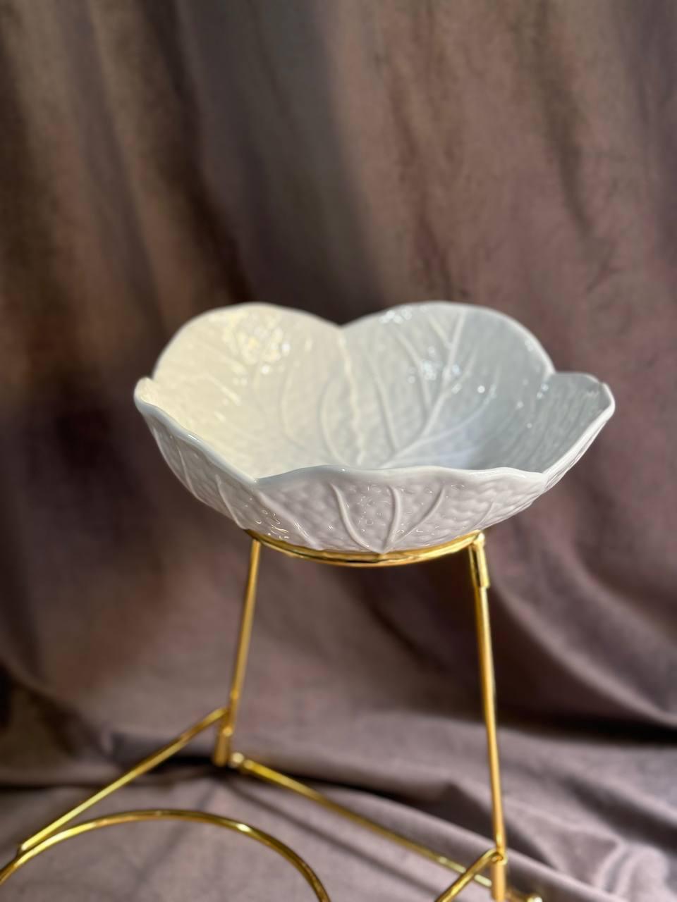 Фруктовница Yiwu C251 фарфоровая на металлической подставке 2 яруса 35х25х26 см Белый (30041786) - фото 4 Фруктовница Yiwu C251 фарфоровая на металлической подставке 2 яруса 35х25х26 см Белый (30041786) - фото 4