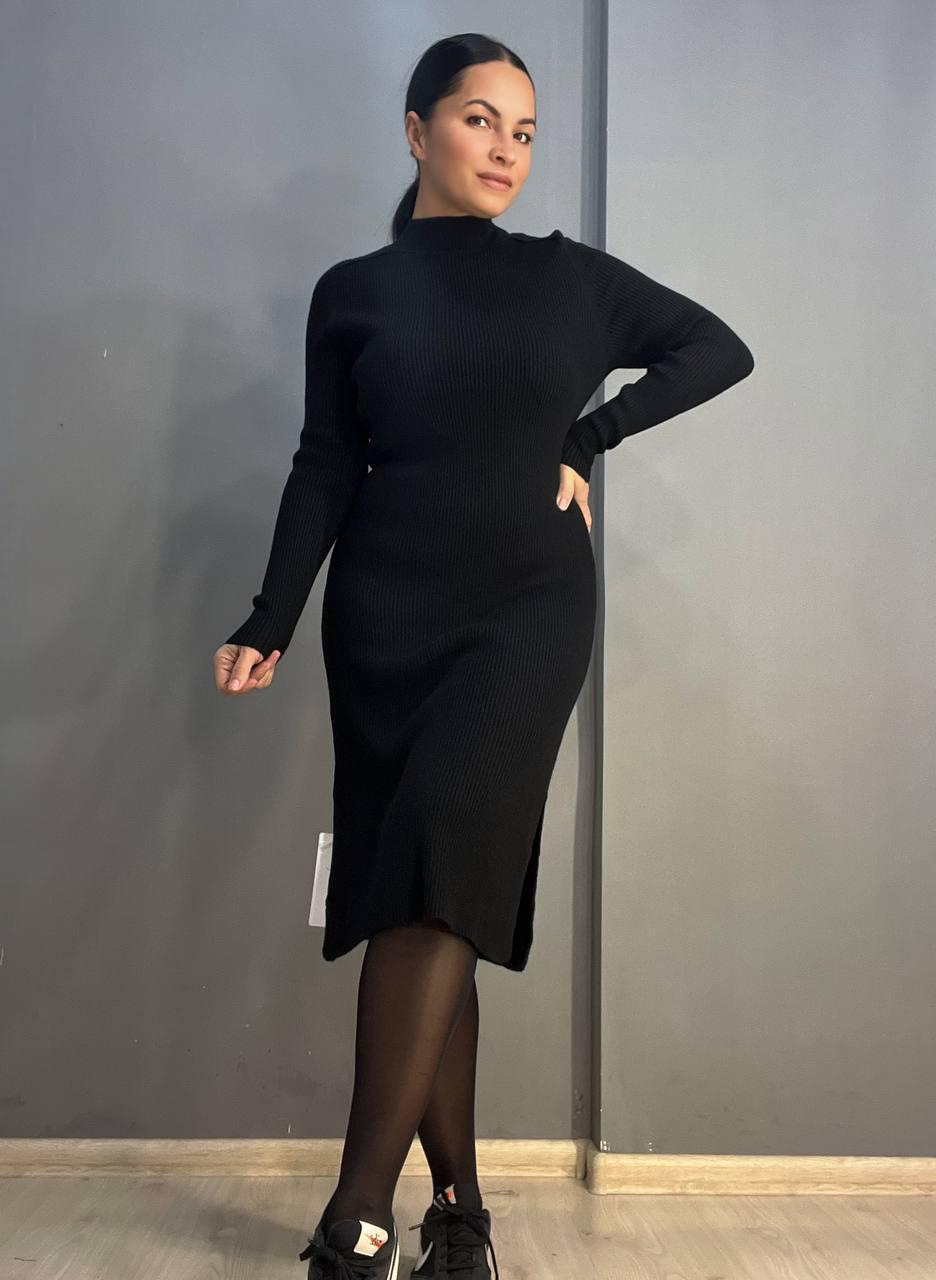 Платье женское ACCORDDREAM 2287 теплая вязка свитер рубчик воротник стойка разрезы миди р. 44-48 Черный (3089) - фото 5