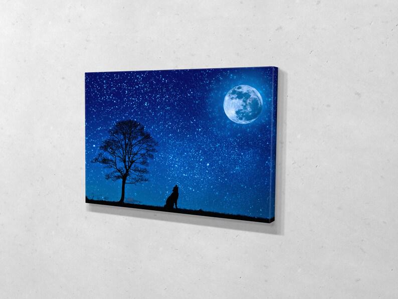 Картина для интерьера Вой на луну 51x34 см (701)