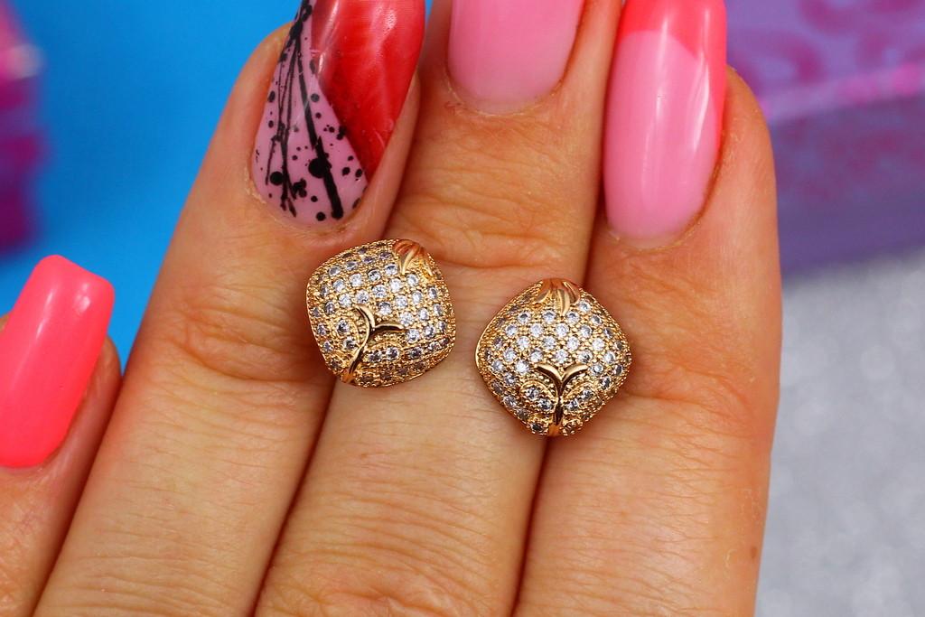 Серьги гвоздики Xuping Jewelry Квадраты с мелкими камнями 10 мм Золотистый