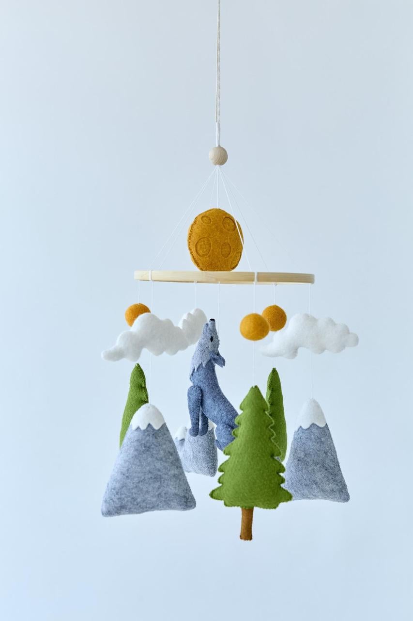 Мобиль детский WoollyFox Волк в лесу (27861144)