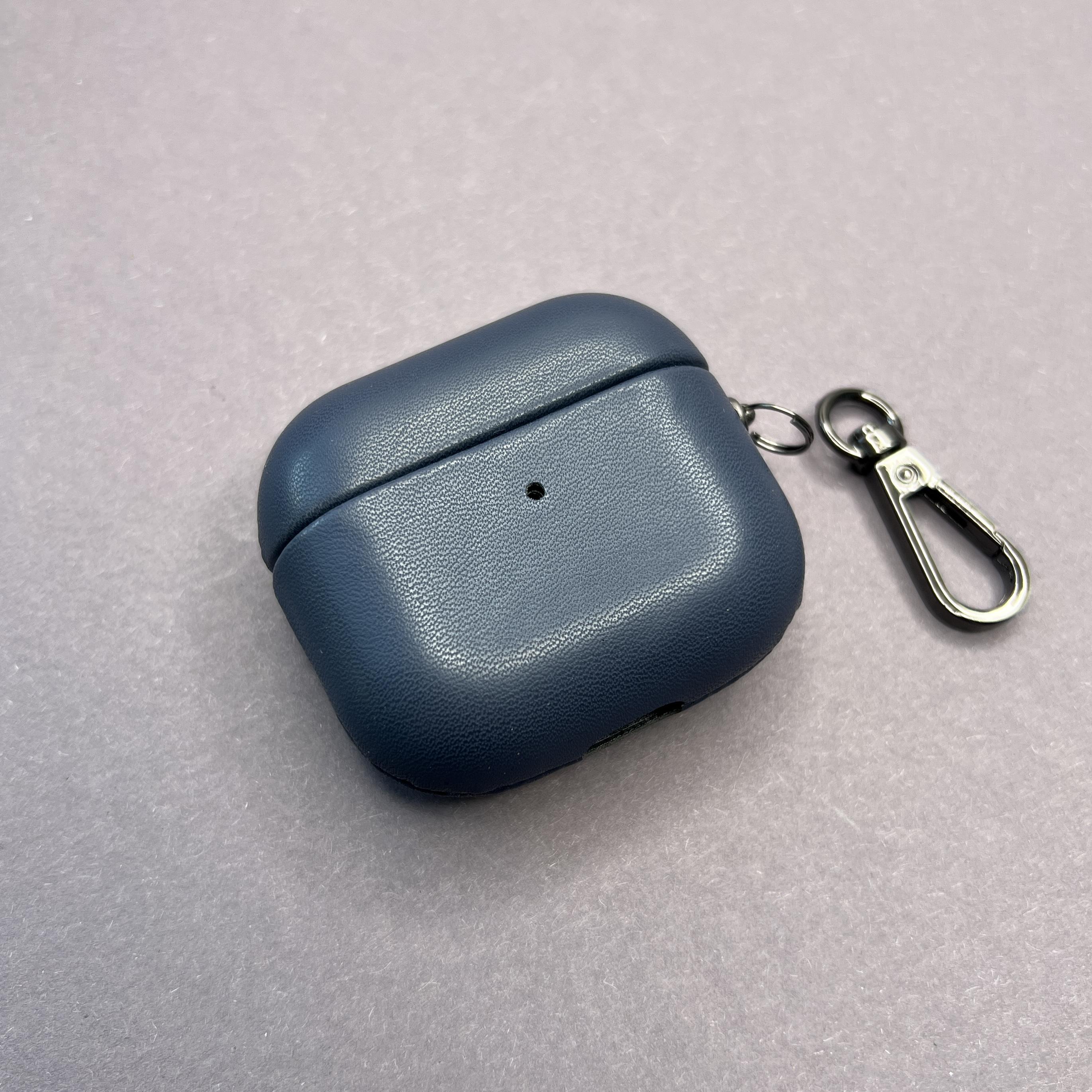 Чехол Leather Nappa для Apple Airpods 3 с карабином противоударный кожаный