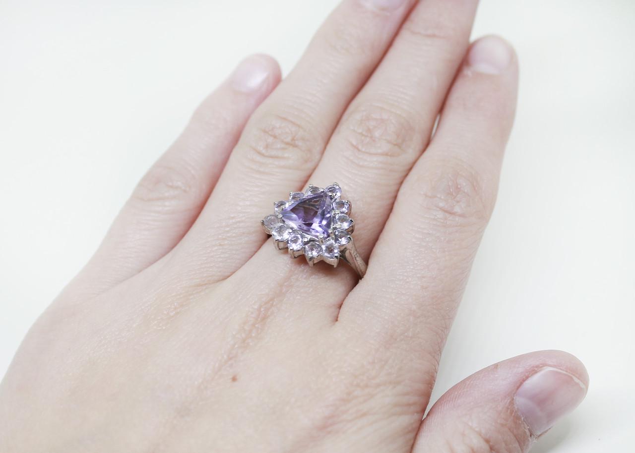 Кільце срібне з аметистом р. 18 5,42 г (984409415)