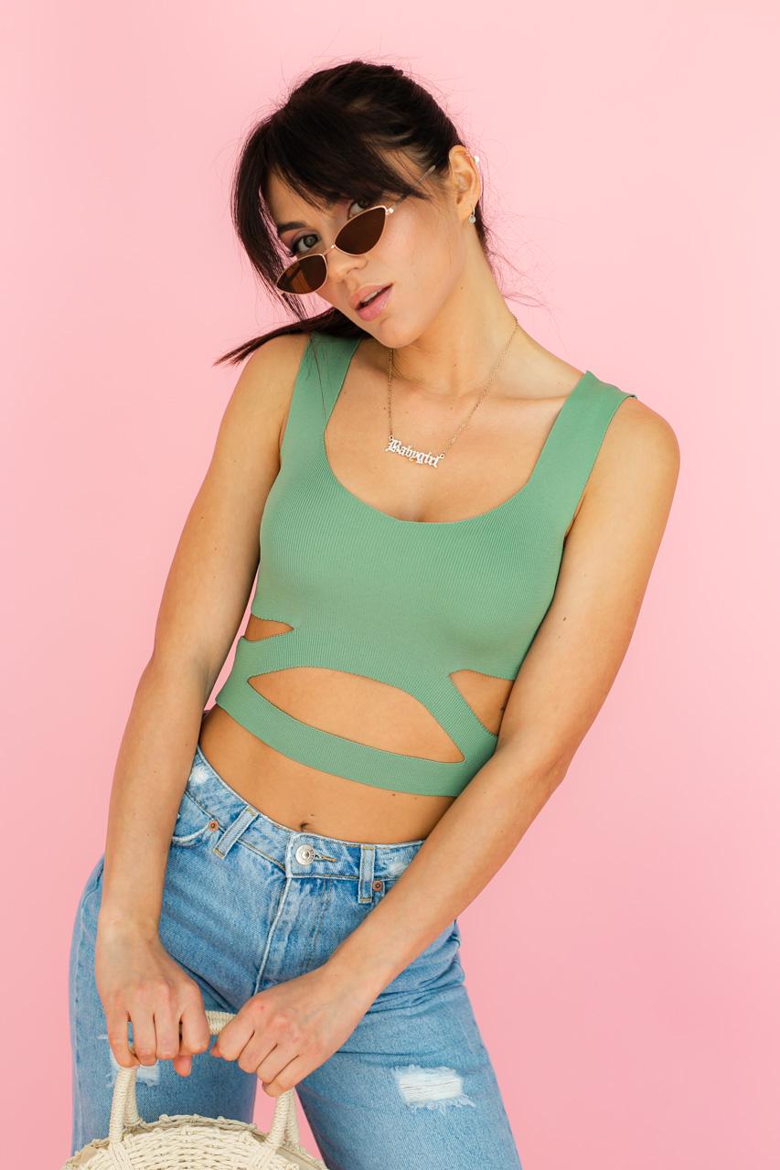 Кроп-топ женский QU STYLE с оригинальными прорезями L Зеленый
