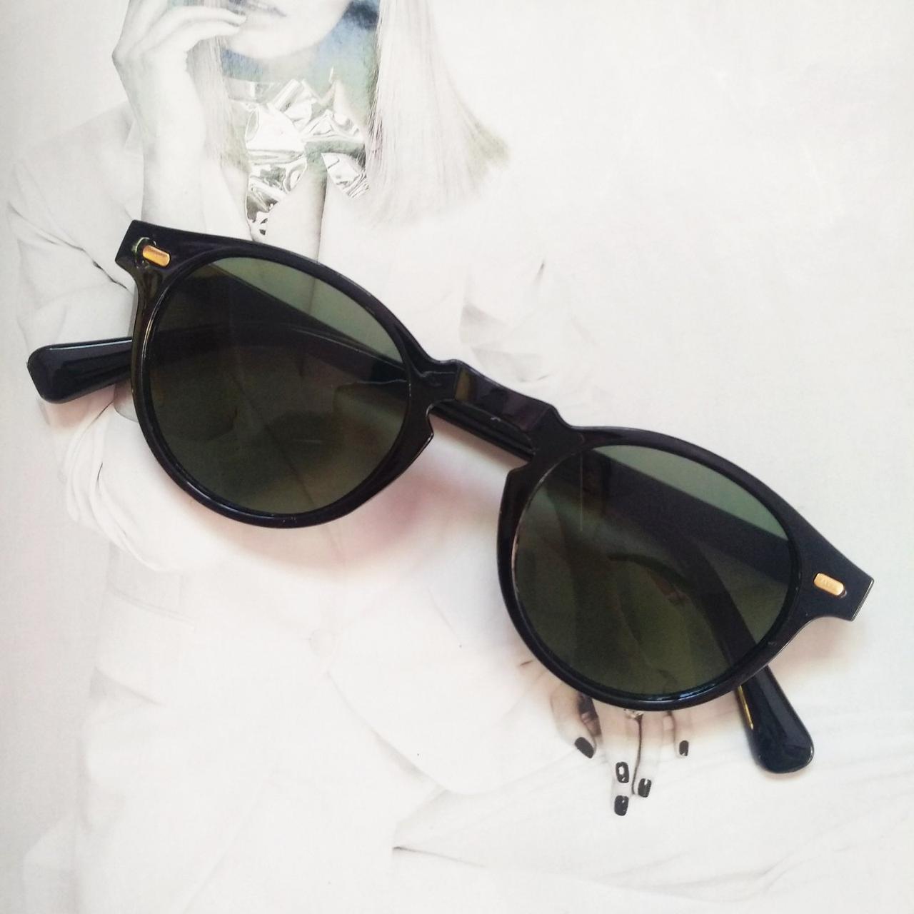 Очки солнцезащитные унисекс с черным цвете с зеленой линзой Очки солнцезащитные унисекс с черным цвете с зеленой линзой