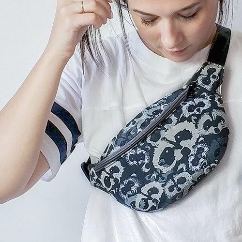 Сумка-бананка через плече та на пояс Presentville Bumbag Мордочки єнотів 27х16 см (BB_18J004_SE_SE)
