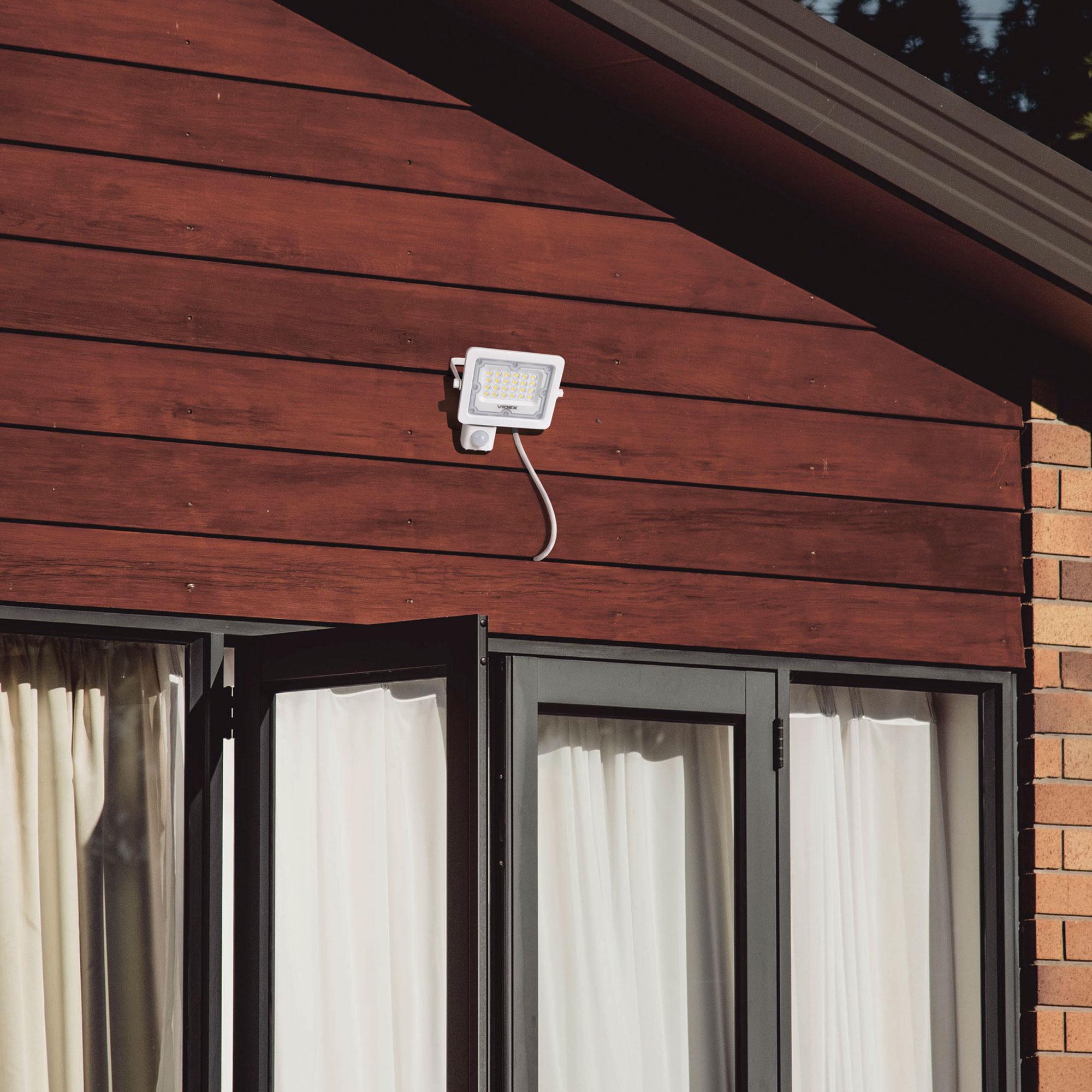 Прожектор LED Videx F2e 10W 900Lm 5000K 220V з датчиком руху та освітленості VLE-F2e-105W-S (27541) - фото 4 Прожектор LED Videx F2e 10W 900Lm 5000K 220V з датчиком руху та освітленості VLE-F2e-105W-S (27541) - фото 4