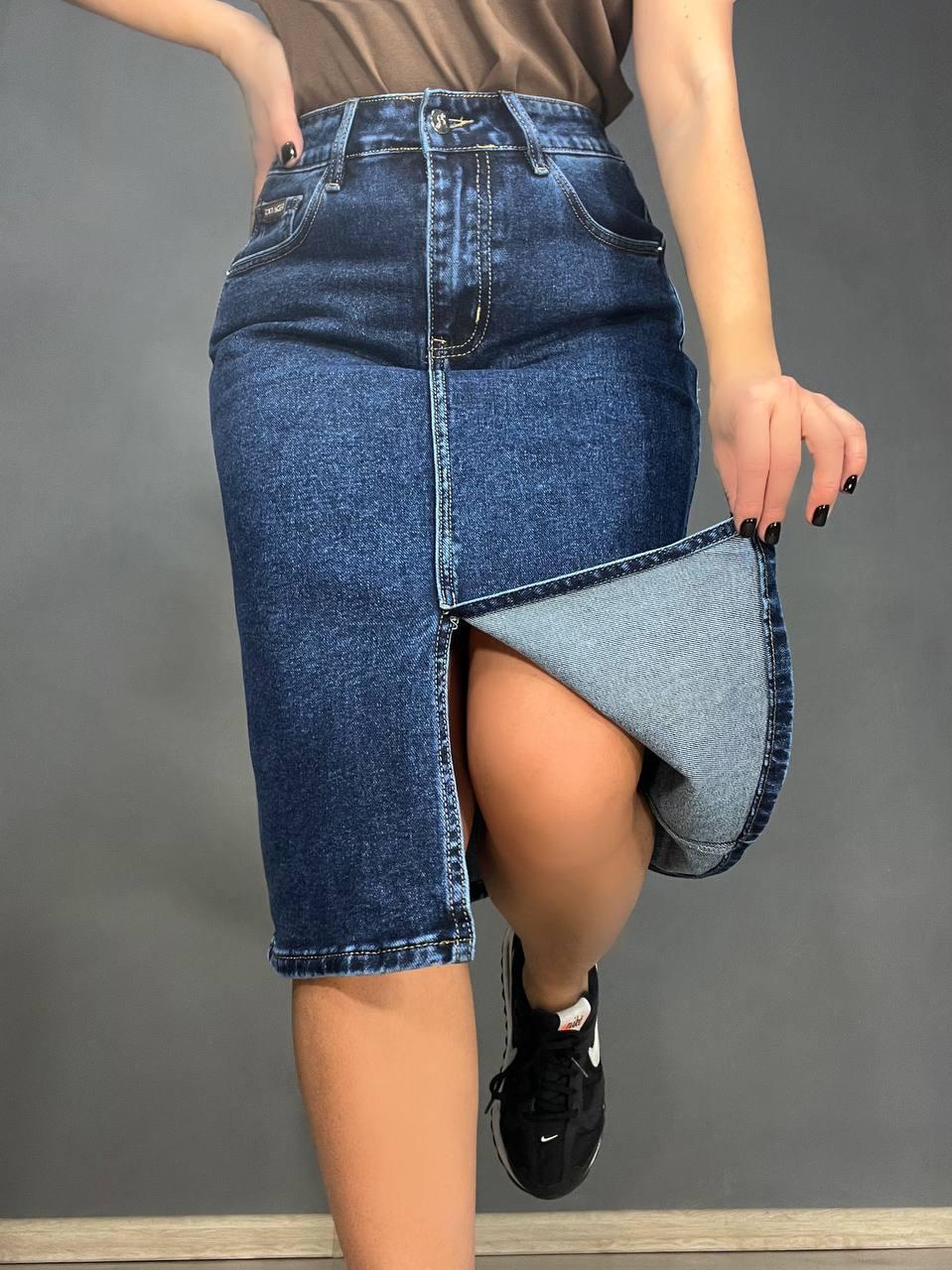 Юбка женская джинсовая Liana 269 большие размеры прямой крой средняя длина стрейчевая разрез впереди р. 31 Темно-синий (3591) - фото 3