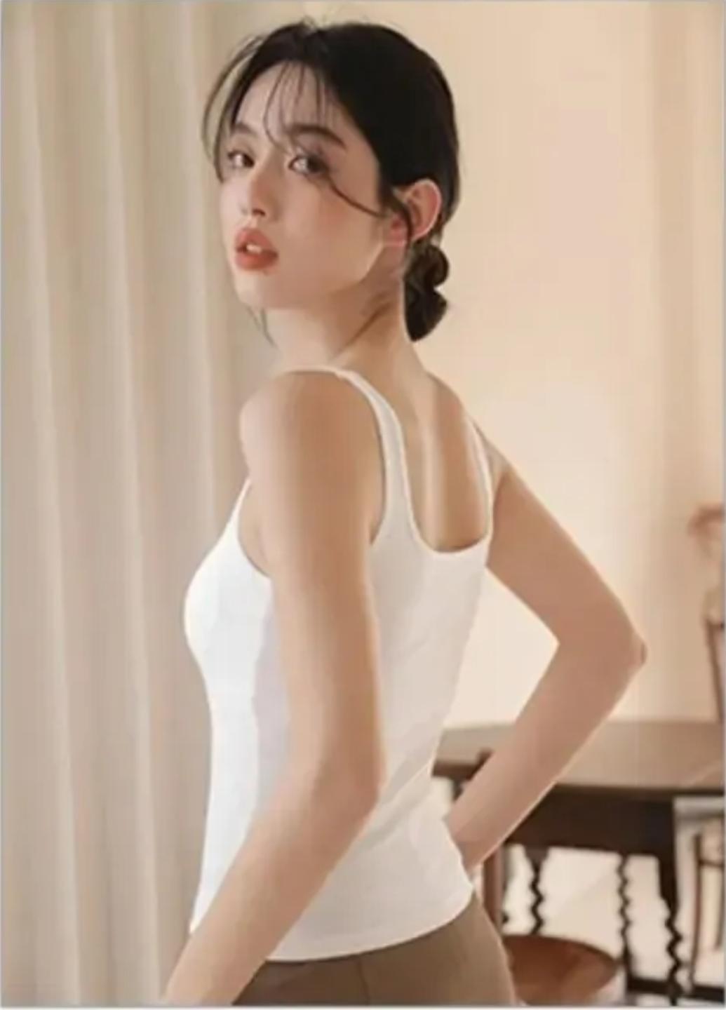 Майка женская хлопковая Comfort с вкладышами One size Белый (1864-44-03) - фото 3 Майка женская хлопковая Comfort с вкладышами One size Белый (1864-44-03) - фото 3