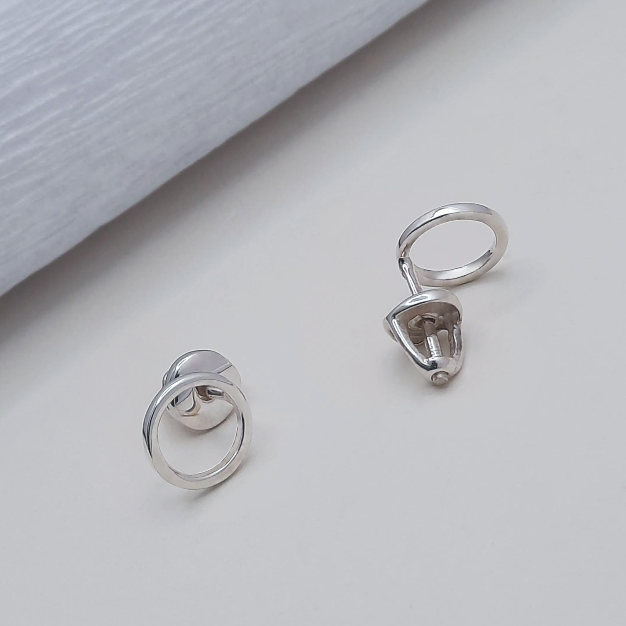 Серебряные серьги пусеты Циклон - фото 2 Серебряные серьги пусеты Циклон - фото 2