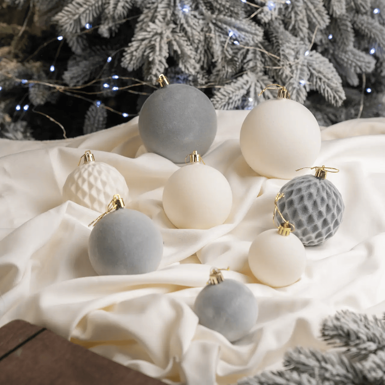 Набір куль новорічних Оксамит 40 шт. Сірий (Оксамит сірий) - фото 3 Набір куль новорічних Оксамит 40 шт. Сірий (Оксамит сірий) - фото 3