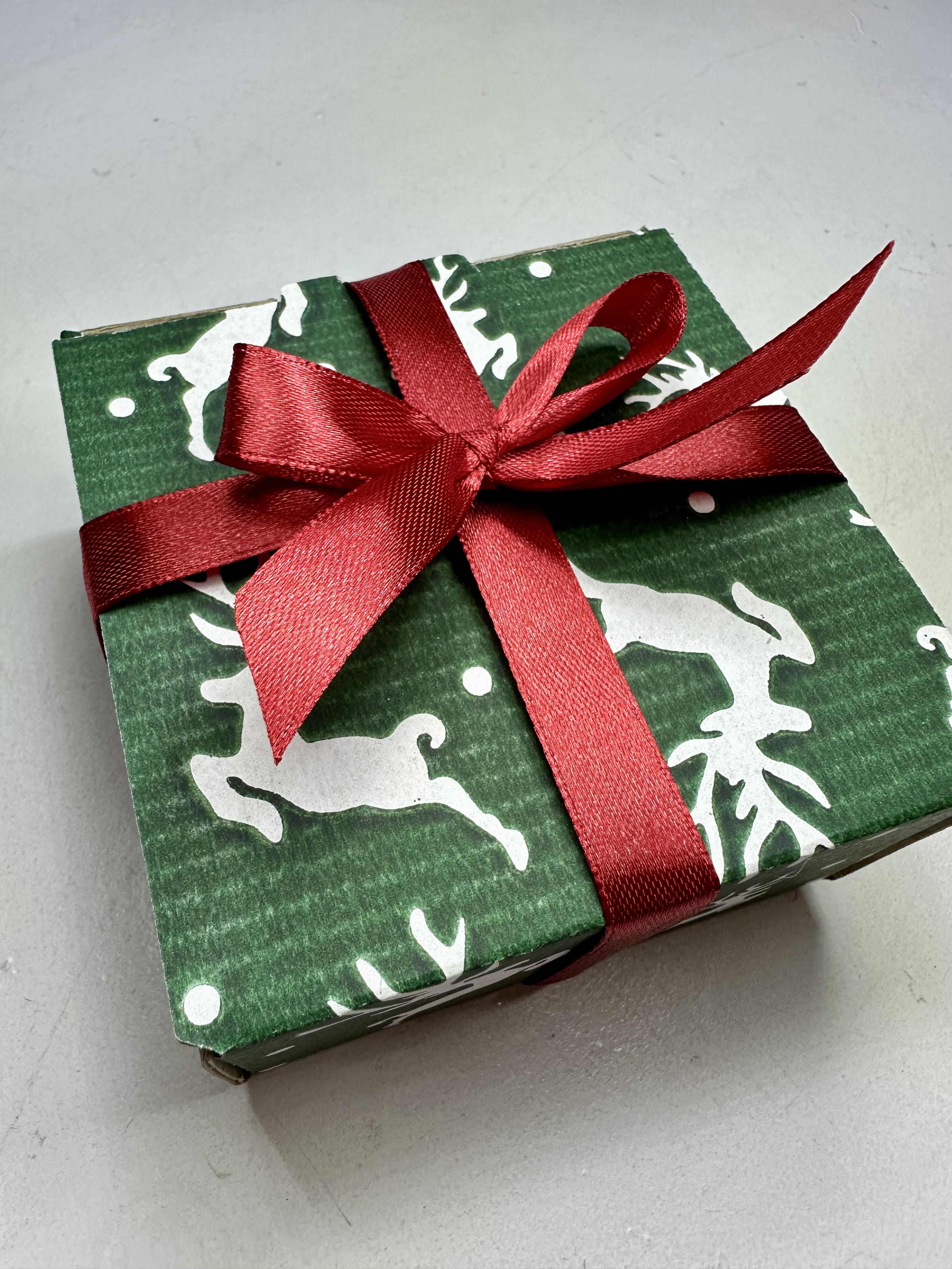 Подарунковий бокс з новорічними шкарпетками (13479848) - фото 2