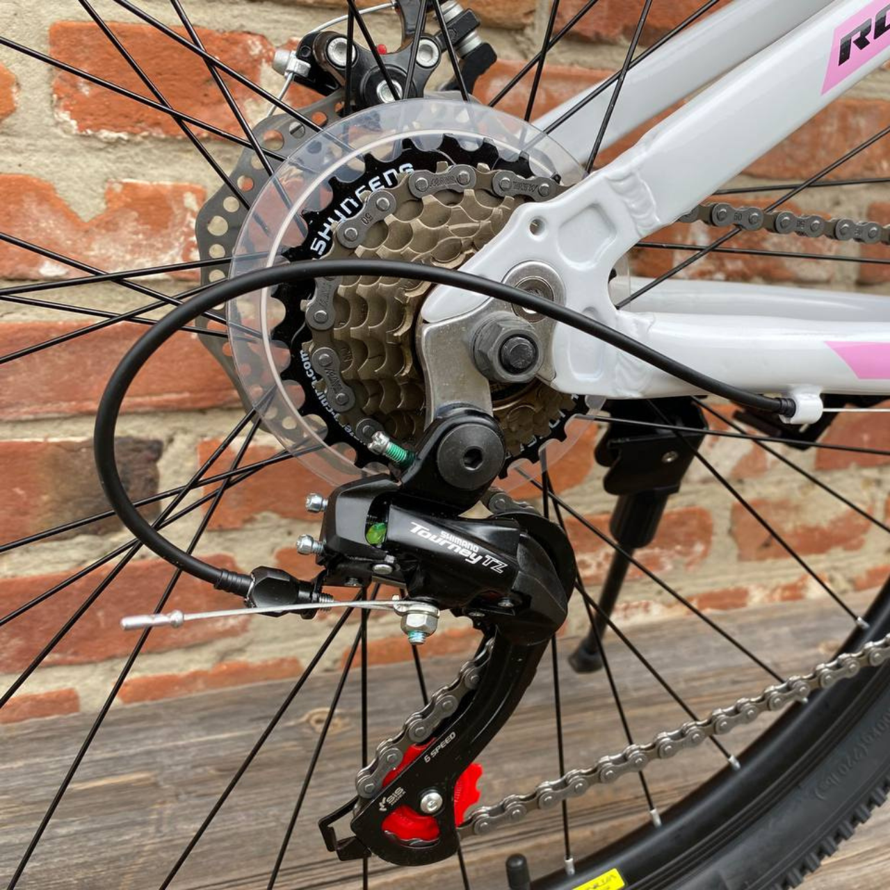 Велосипед AL Royal CUBA 26" 13" рама 2025 Бело-малиновый - фото 5 Велосипед AL Royal CUBA 26" 13" рама 2025 Бело-малиновый - фото 5