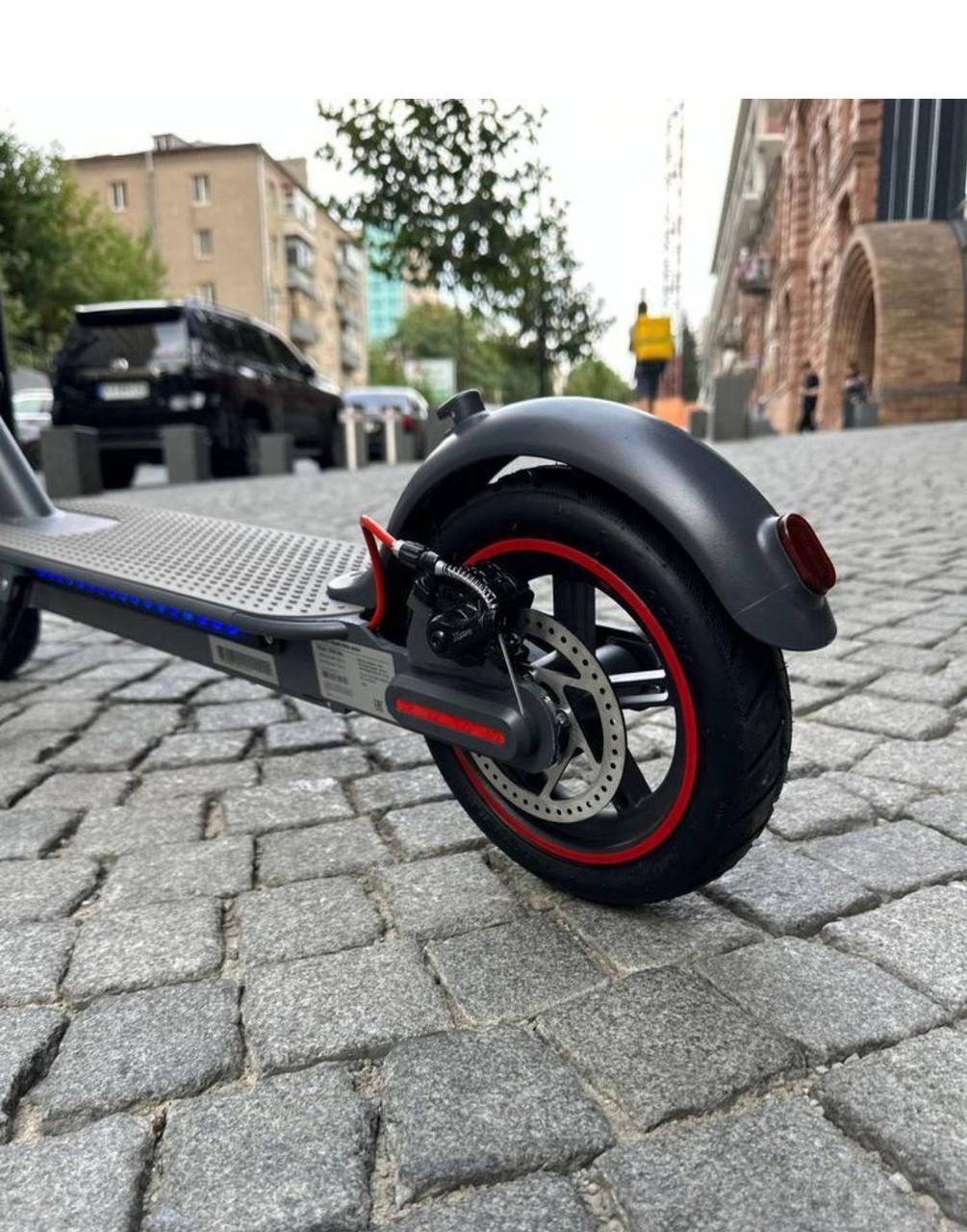 Электросамокат Mi Electric Scooter PRO 4 с передним амортизатором 13 Аг Серый (2694812408) - фото 2 Электросамокат Mi Electric Scooter PRO 4 с передним амортизатором 13 Аг Серый (2694812408) - фото 2